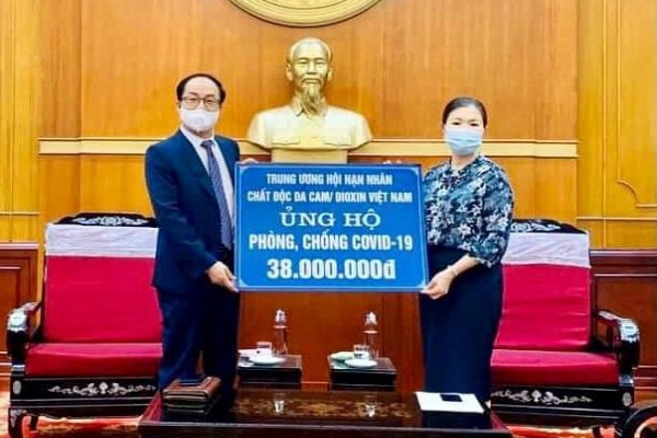 Cán bộ, nhân viên Trung ương Hội NNCĐDC/dioxin Việt Nam chung tay đẩy lùi đại dịch Covid-19